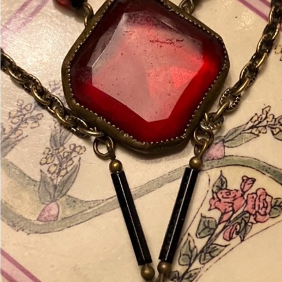 ANTIQUE NECKLACE DEEP RED GLASS STONE, BLACK BEADS THROUGH OUT DROP STONE BOTTOM - Picture 12 of 16
